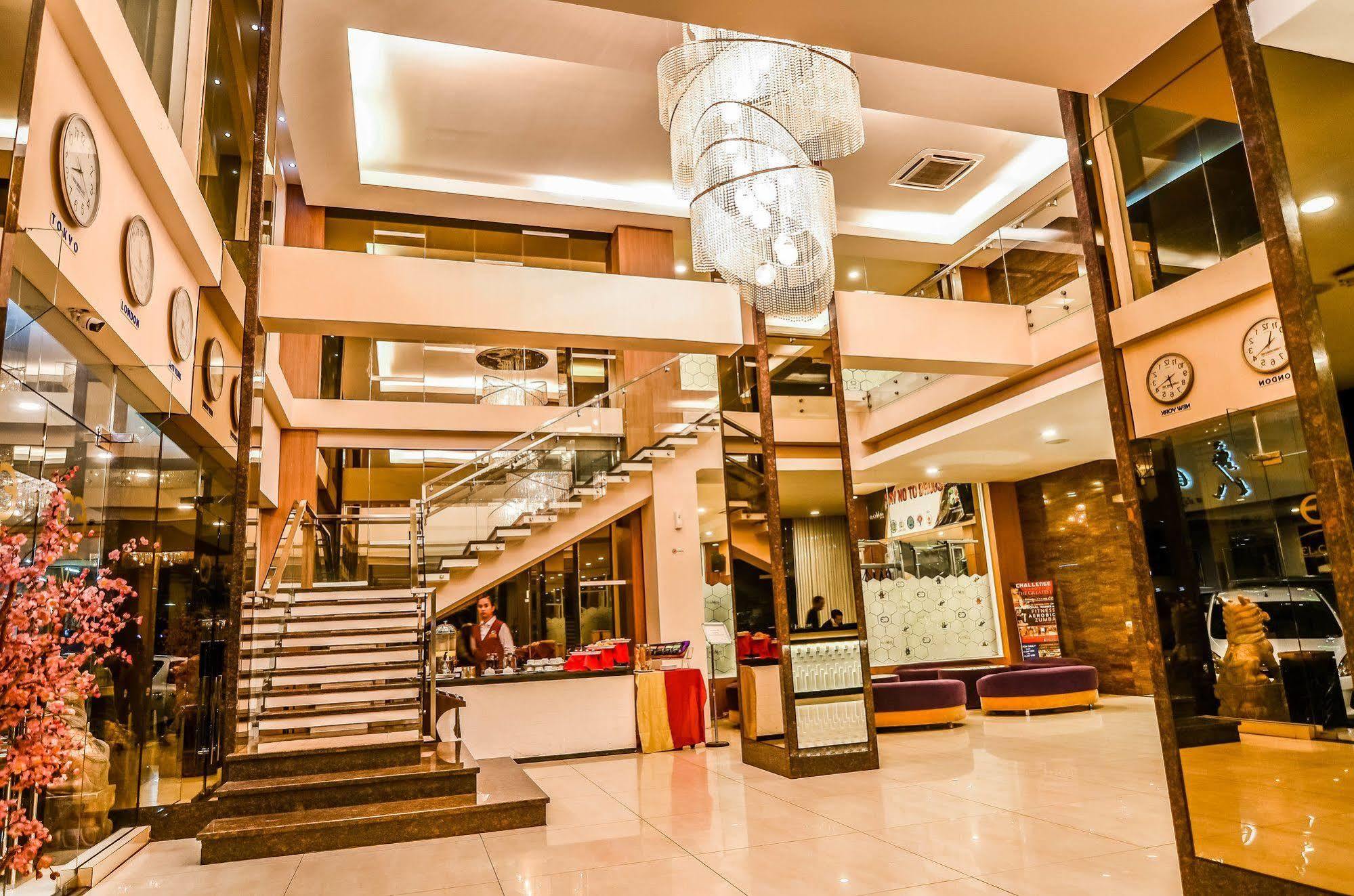 El Cavana Bandung Exterior photo